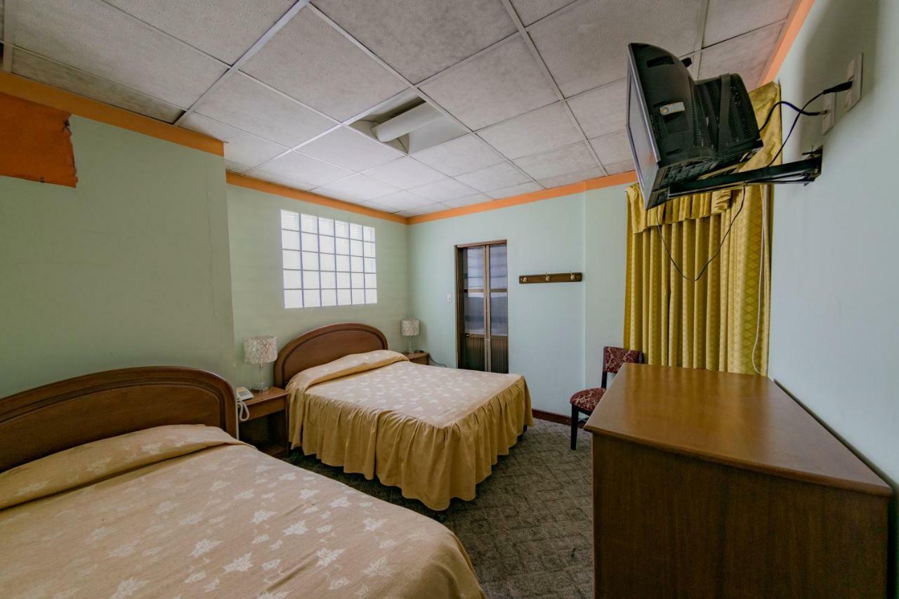 Hotel Oporto Оруро Екстериор снимка